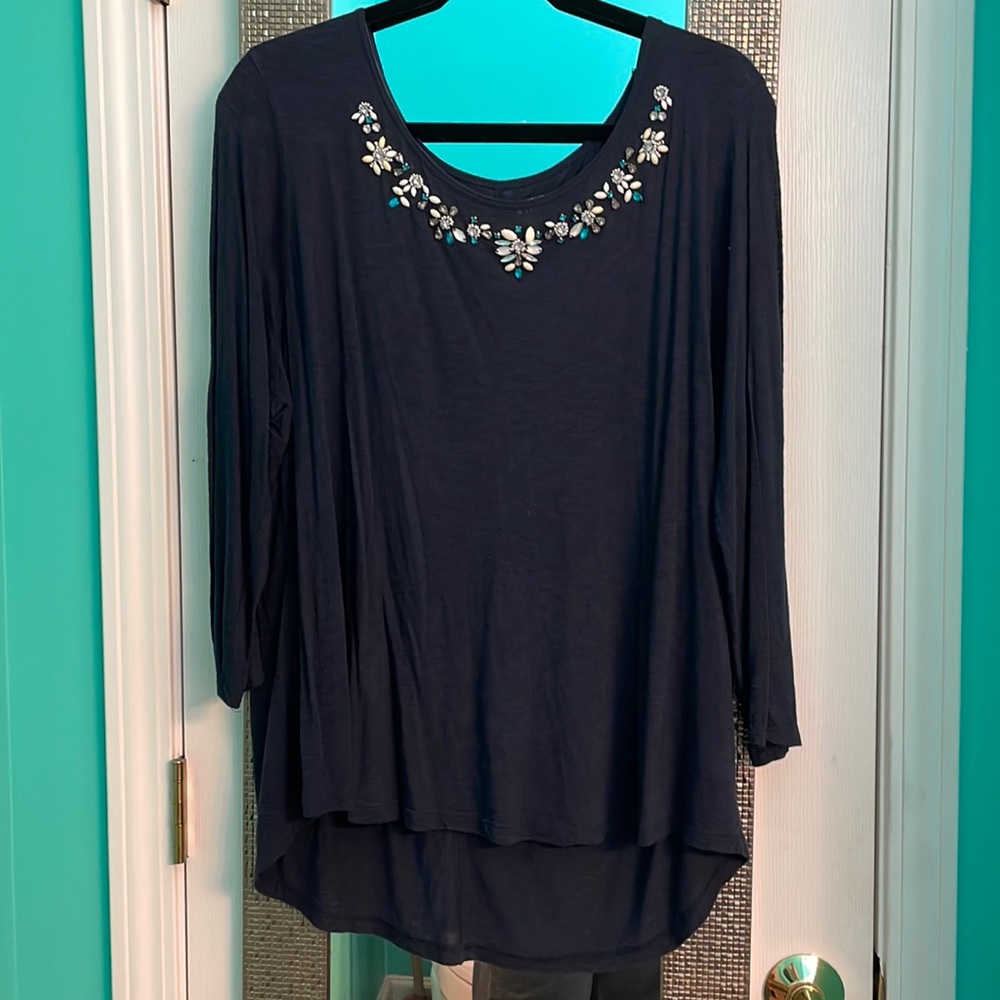 Crown & Ivy top